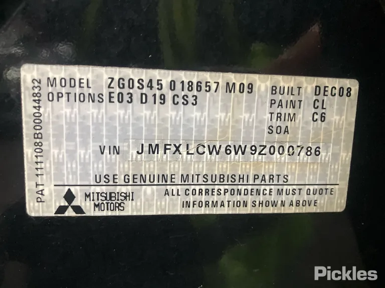 2009 Mitsubishi Outlander Used VIN JMFXLCW6W9Z000786 – interior seats 2009 Mitsubishi Outlander Used VIN JMFXLCW6W9Z000786 – interior seats