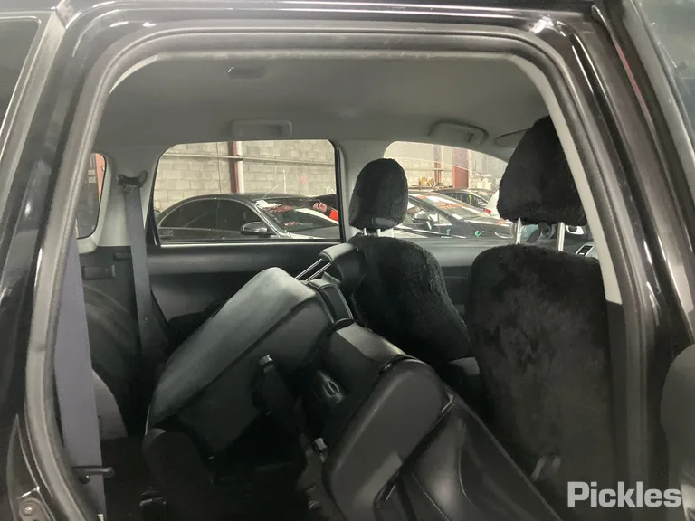 2009 Mitsubishi Outlander Used VIN JMFXLCW6W9Z000786 – exterior detail 2009 Mitsubishi Outlander Used VIN JMFXLCW6W9Z000786 – exterior detail