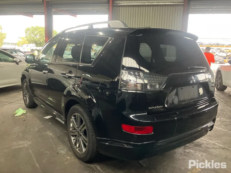 2009 Mitsubishi Outlander Used VIN JMFXLCW6W9Z000786 – odometer reading 2009 Mitsubishi Outlander Used VIN JMFXLCW6W9Z000786 – odometer reading