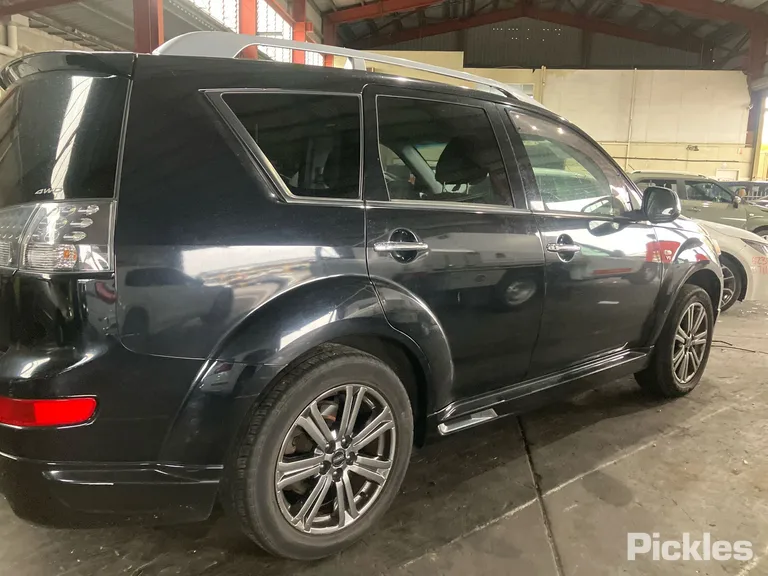 2009 Mitsubishi Outlander Used VIN JMFXLCW6W9Z000786 – photo 18 2009 Mitsubishi Outlander Used VIN JMFXLCW6W9Z000786 – photo 18