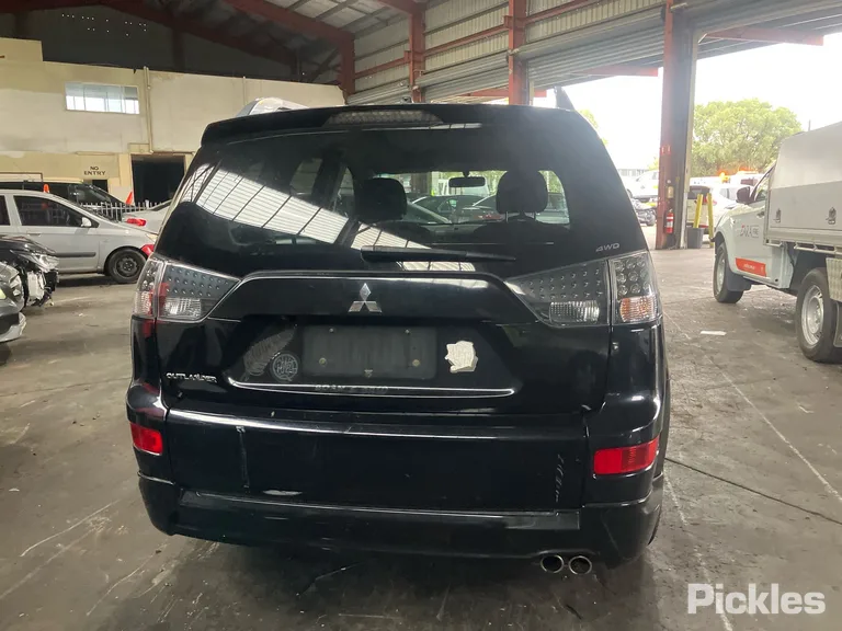 2009 Mitsubishi Outlander Used VIN JMFXLCW6W9Z000786 – photo 25 2009 Mitsubishi Outlander Used VIN JMFXLCW6W9Z000786 – photo 25