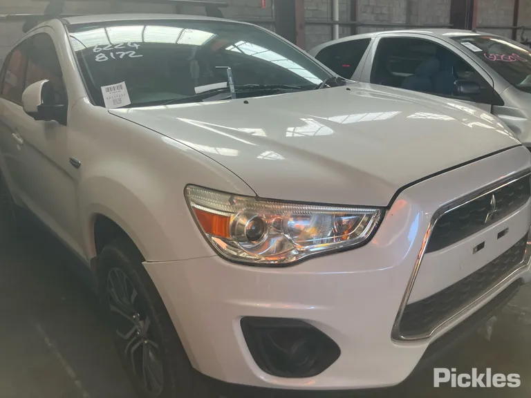 2014 Mitsubishi ASX Used VIN JMFXLGA8WEZ000279 – exterior detail