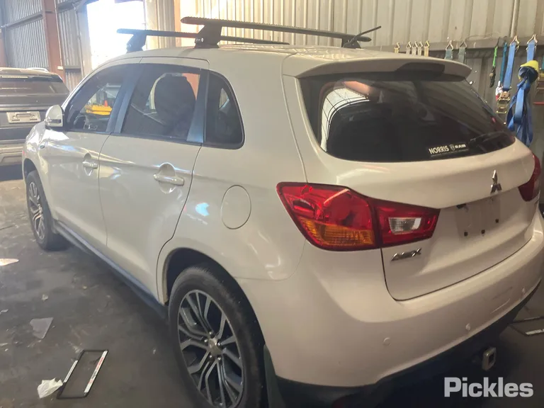 2014 Mitsubishi ASX Used VIN JMFXLGA8WEZ000279 – photo 11
