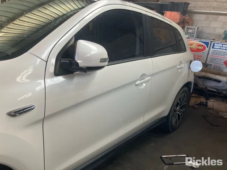 2014 Mitsubishi ASX Used VIN JMFXLGA8WEZ000279 – photo 24