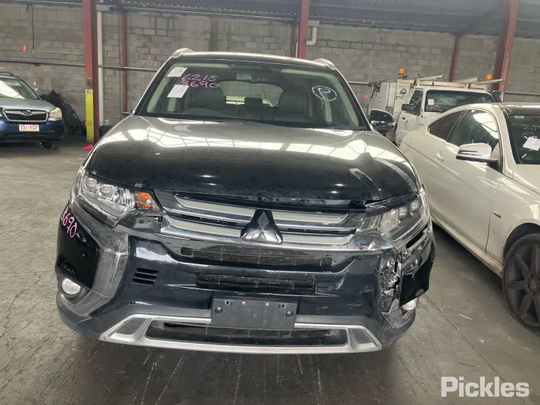 2016 Mitsubishi Outlander Damaged VIN JMFXLGF6WGJ000429 – rear exterior 2016 Mitsubishi Outlander Damaged VIN JMFXLGF6WGJ000429 – rear exterior