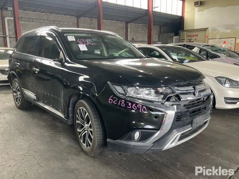 2016 Mitsubishi Outlander Damaged VIN JMFXLGF6WGJ000429 – dashboard 2016 Mitsubishi Outlander Damaged VIN JMFXLGF6WGJ000429 – dashboard