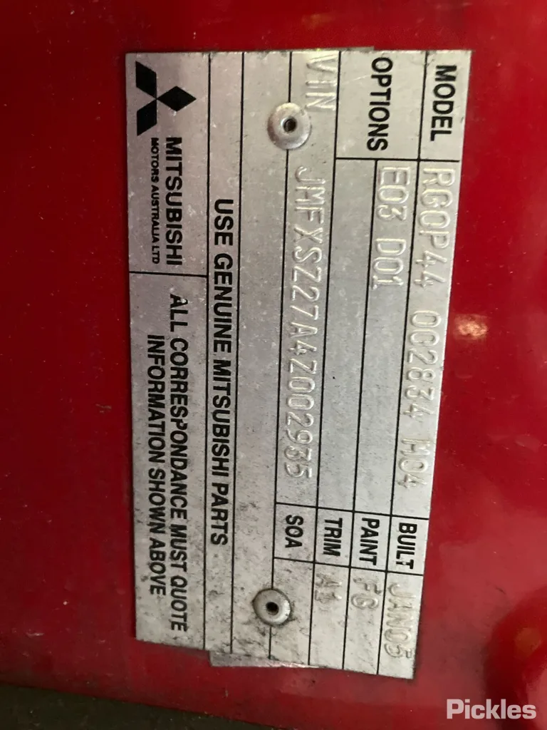 2005 Mitsubishi Colt Used VIN JMFXSZ27A4Z002935 – trunk area