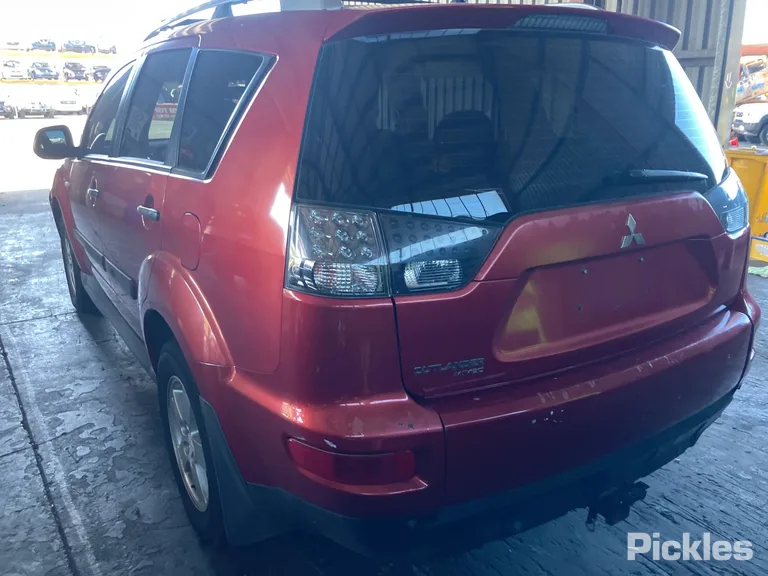 2009 Mitsubishi Outlander Used VIN JMFXTCW5WAZ000871 – photo 12