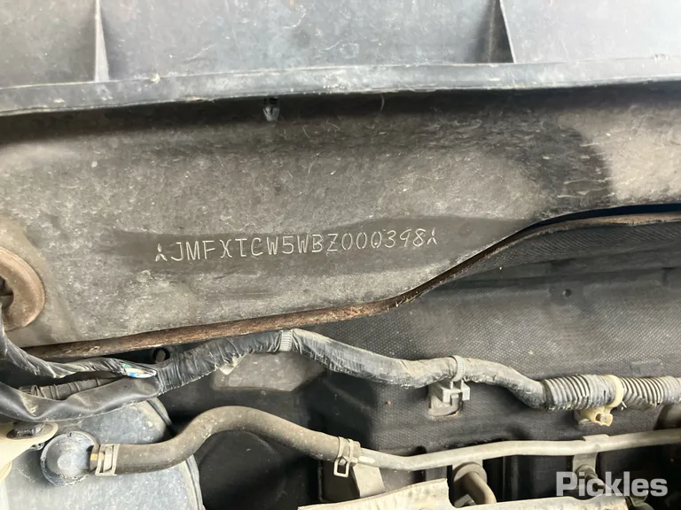 2010 Mitsubishi Outlander Used VIN JMFXTCW5WBZ000398 – dashboard