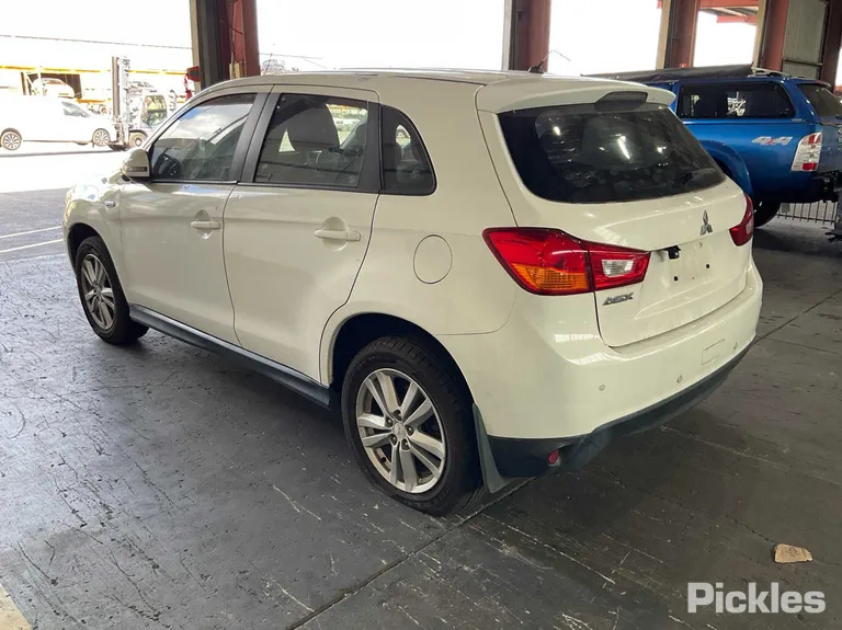 2014 Mitsubishi Asx Used VIN JMFXTGA2WEZ003078 – front exterior