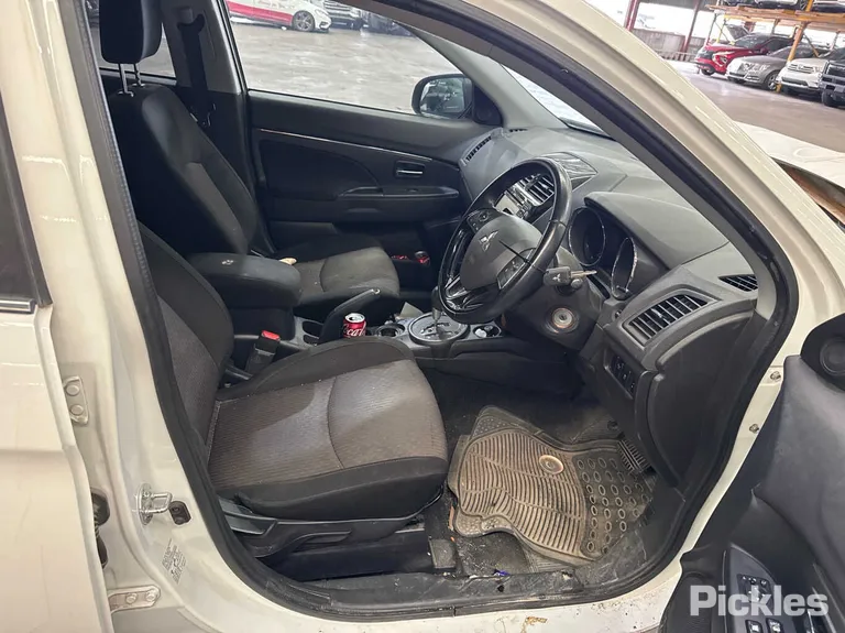 2017 Mitsubishi ASX Used VIN JMFXTGA2WHZ009080 – exterior detail