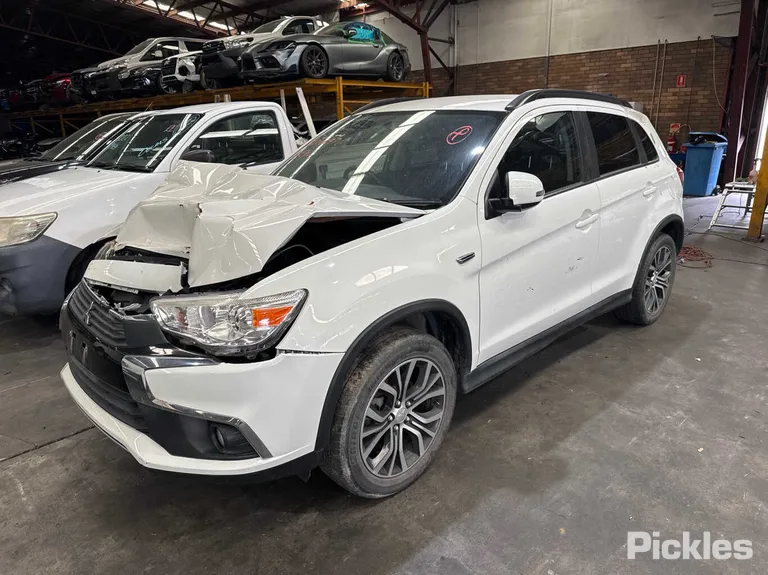 2017 Mitsubishi ASX Used VIN JMFXTGA2WHZ009080 – photo 12