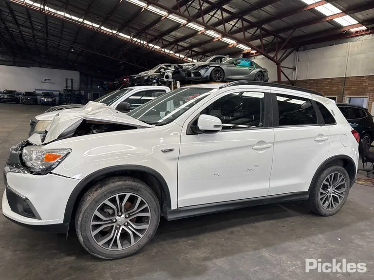 2017 Mitsubishi ASX Used VIN JMFXTGA2WHZ009080 – photo 18