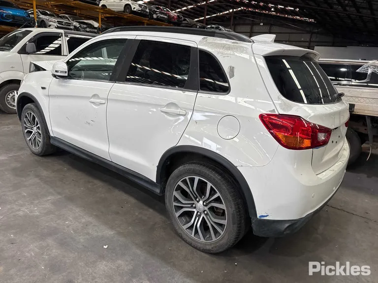 2017 Mitsubishi ASX Used VIN JMFXTGA2WHZ009080 – photo 19