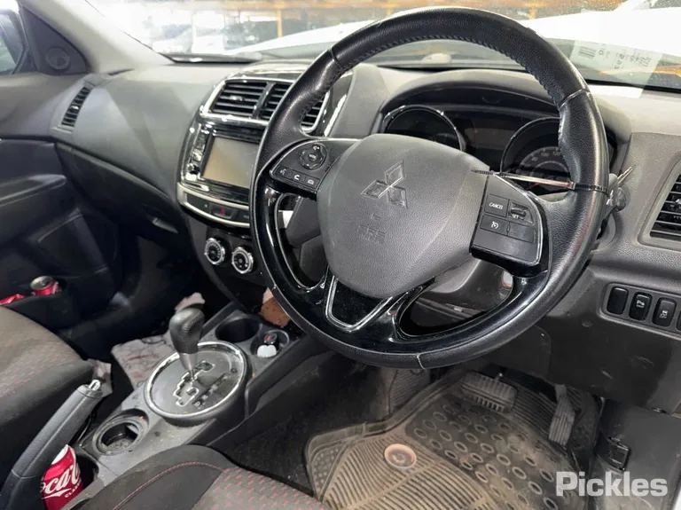2017 Mitsubishi ASX Used VIN JMFXTGA2WHZ009080 – photo 26