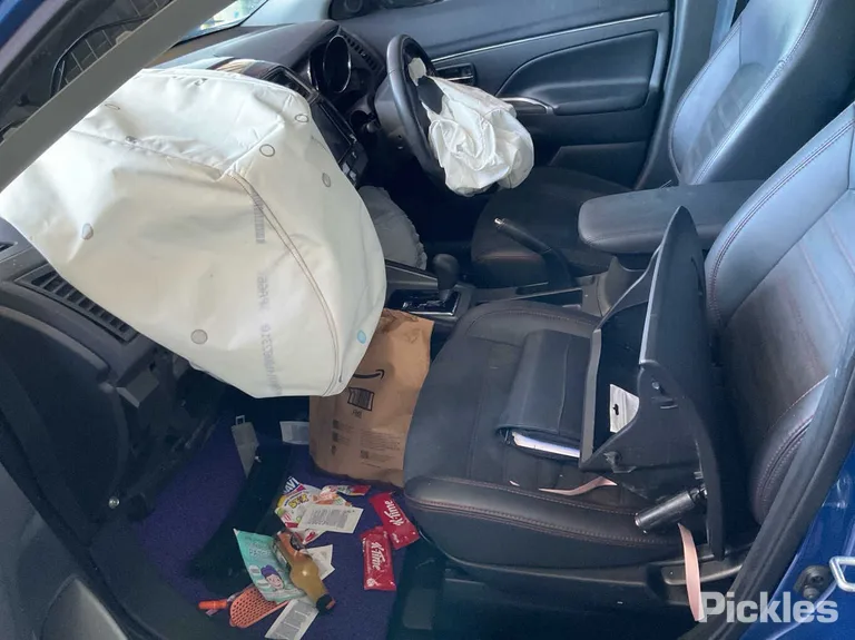 2019 Mitsubishi ASX VIN JMFXTGA2WKU013523