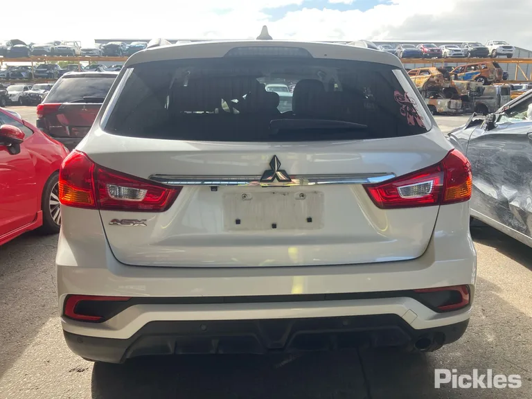 2019 Mitsubishi ASX Used VIN JMFXTGA2WKU022865 – dashboard