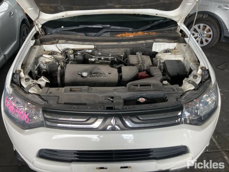 2014 Mitsubishi Outlander Damaged VIN JMFXTGF7WEZ001229 – side profile
