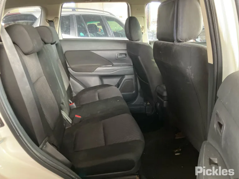 2014 Mitsubishi Outlander Damaged VIN JMFXTGF7WEZ001229 – dashboard