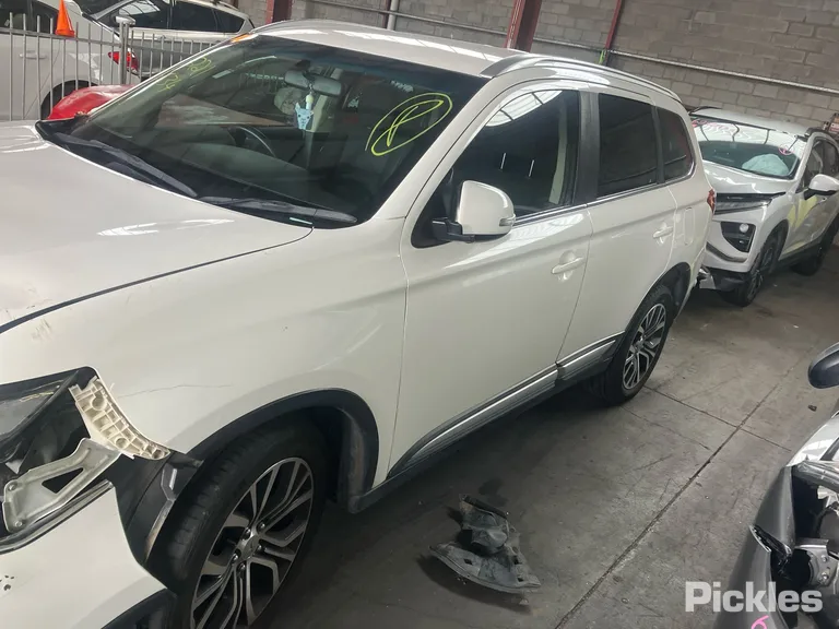 2017 Mitsubishi Outlander Used VIN JMFXTGF7WHZ004554 – dashboard
