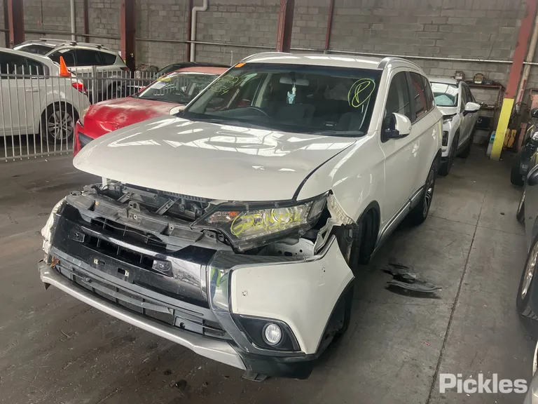 2017 Mitsubishi Outlander Used VIN JMFXTGF7WHZ004554 – photo 25
