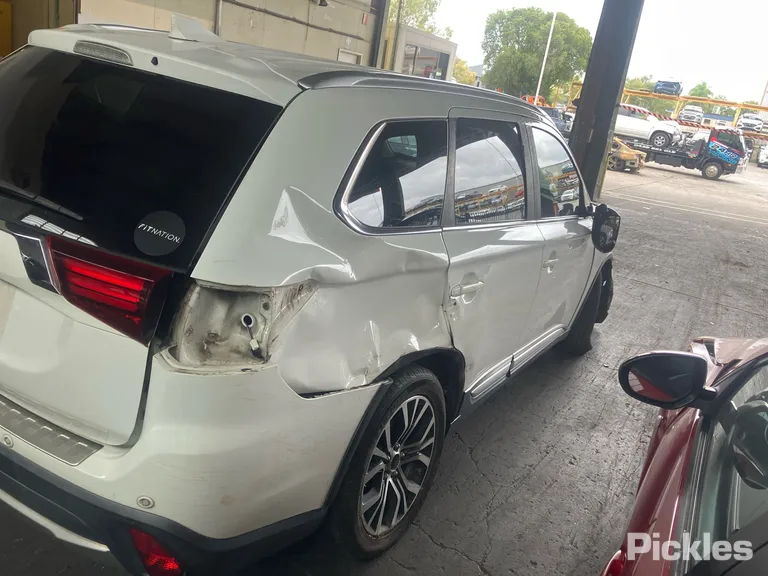2017 Mitsubishi Outlander Used VIN JMFXTGF7WHZ004554 – photo 26