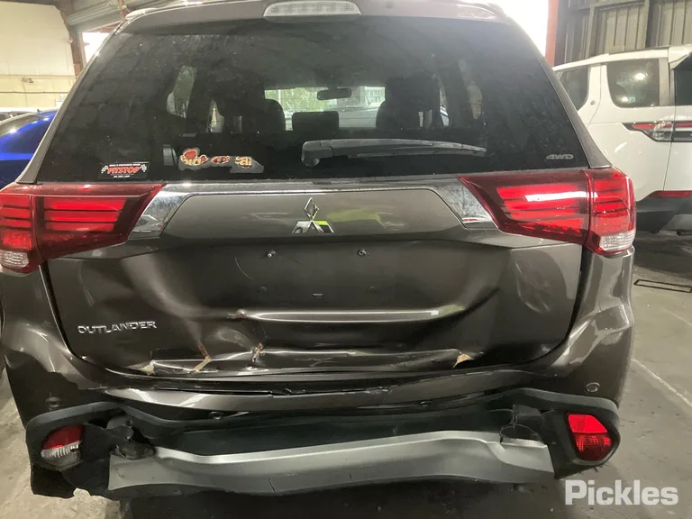 2017 Mitsubishi Outlander Used VIN JMFXTGF8WHJ001210 – side profile 2017 Mitsubishi Outlander Used VIN JMFXTGF8WHJ001210 – side profile