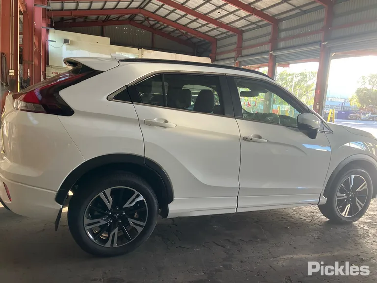 2023 Mitsubishi Eclipse Cross Used VIN JMFXTGK1WNZ009487 – rear exterior 2023 Mitsubishi Eclipse Cross Used VIN JMFXTGK1WNZ009487 – rear exterior