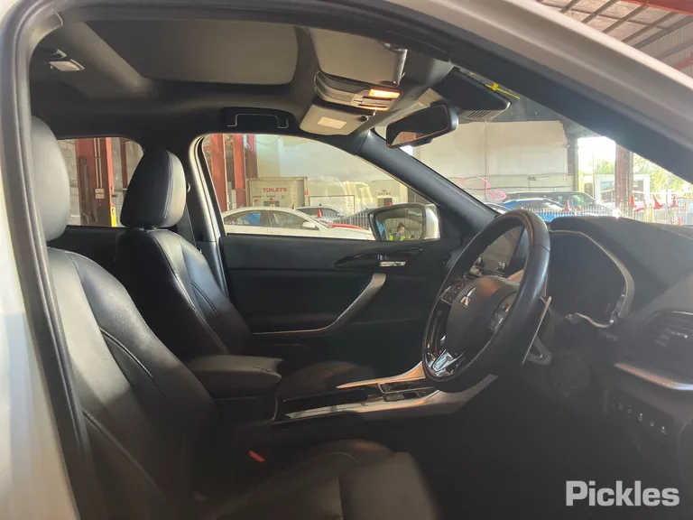 2023 Mitsubishi Eclipse Cross Used VIN JMFXTGK1WNZ009487 – dashboard 2023 Mitsubishi Eclipse Cross Used VIN JMFXTGK1WNZ009487 – dashboard