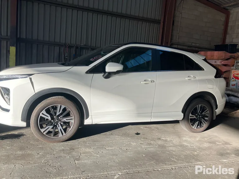 2023 Mitsubishi Eclipse Cross Used VIN JMFXTGK1WNZ009487 – trunk area 2023 Mitsubishi Eclipse Cross Used VIN JMFXTGK1WNZ009487 – trunk area
