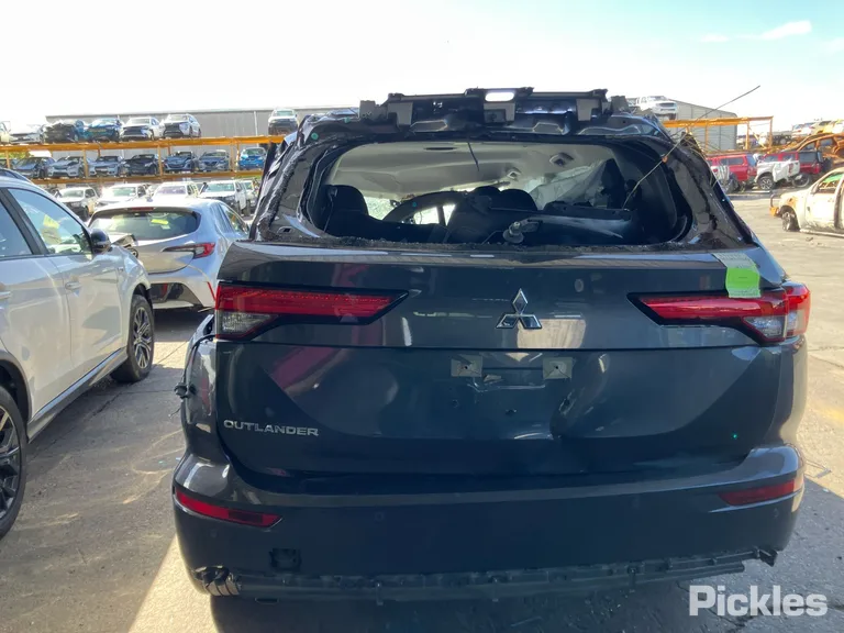 2025 Mitsubishi Outlander Used VIN JMFXTGM4WRZ025237 – exterior detail