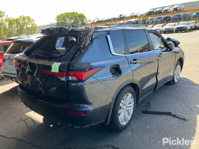 2025 Mitsubishi Outlander Used VIN JMFXTGM4WRZ025237 – photo 32