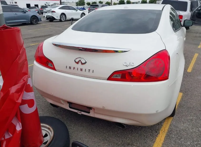 2015 INFINITI Q60 Used VIN JN1CV6EK1FM871344 – interior seats