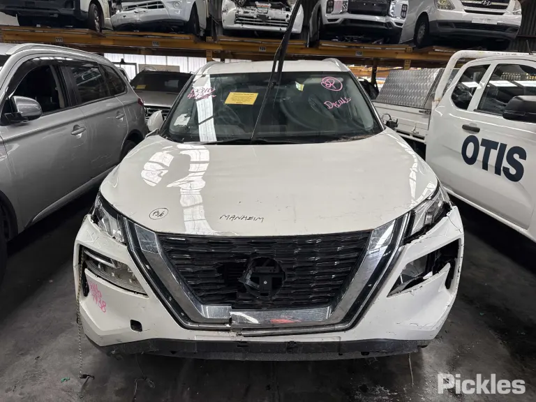 2023 Nissan X-Trail Damaged VIN JN1T33JE9A0003967 – side profile 2023 Nissan X-Trail Damaged VIN JN1T33JE9A0003967 – side profile