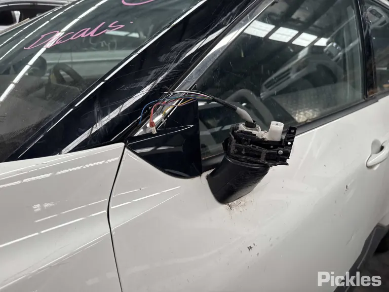 2023 Nissan X-Trail Damaged VIN JN1T33JE9A0003967 – undercarriage 2023 Nissan X-Trail Damaged VIN JN1T33JE9A0003967 – undercarriage