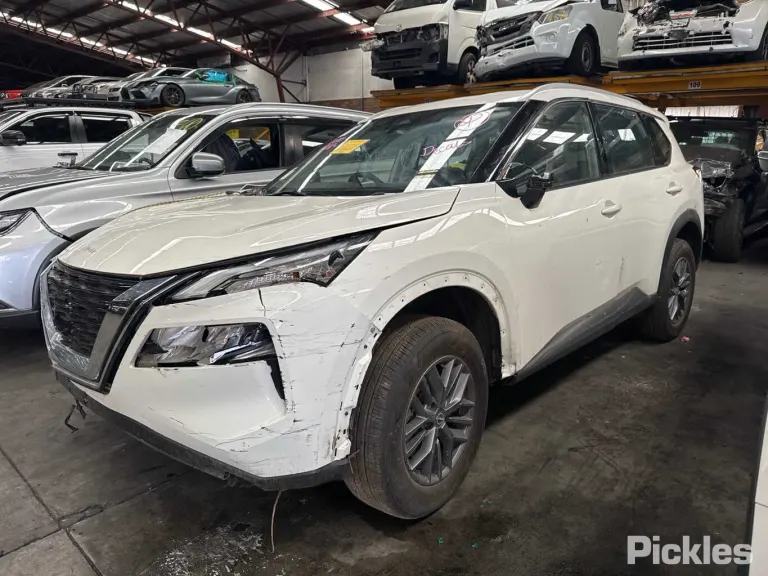 2023 Nissan X-Trail Damaged VIN JN1T33JE9A0003967 – trunk area 2023 Nissan X-Trail Damaged VIN JN1T33JE9A0003967 – trunk area