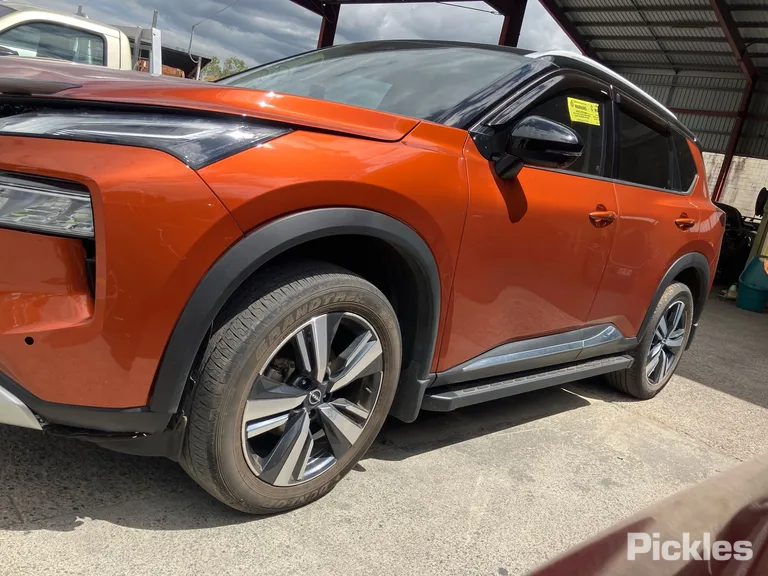 2023 Nissan X-Trail Used VIN JN1T33TE6A0003566 – exterior detail