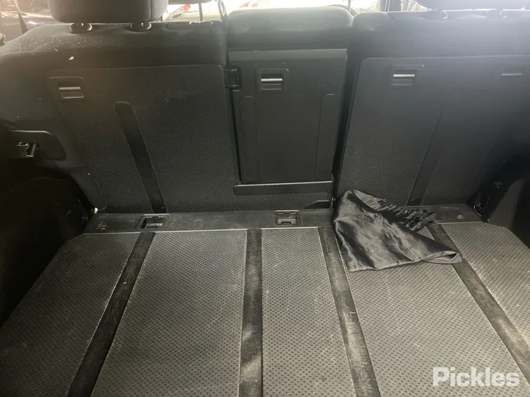 2013 Nissan X-Trail Used VIN JN1TANT31A0211190 – exterior detail 2013 Nissan X-Trail Used VIN JN1TANT31A0211190 – exterior detail