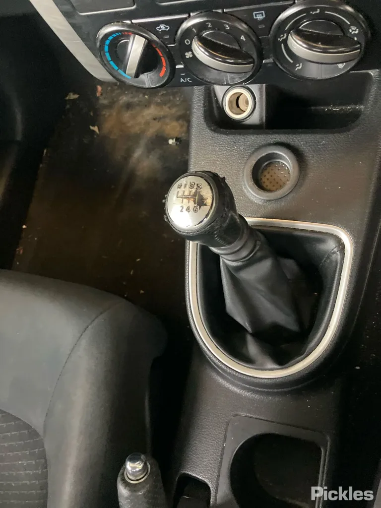 2011 Nissan X-Trail Used VIN JN1TBAT31A0003377 – exterior detail