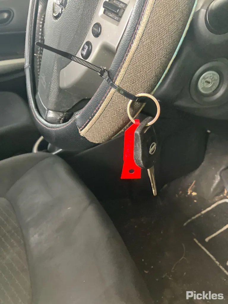 2011 Nissan X-Trail Used VIN JN1TBAT31A0003377 – trunk area