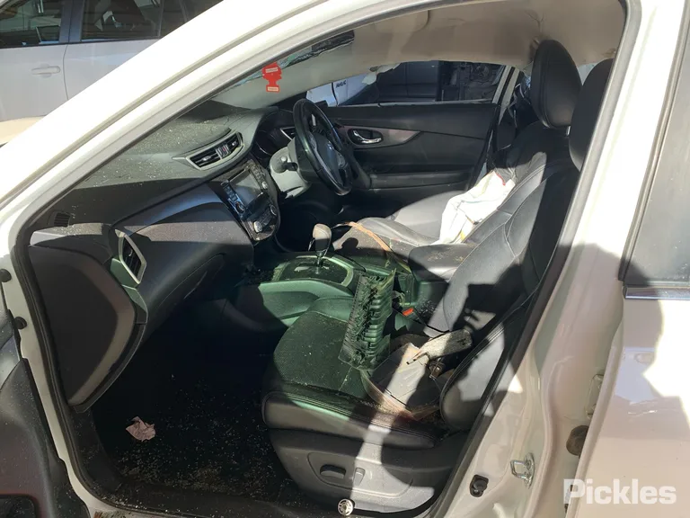 2016 Nissan X-Trail Used VIN JN1TBAT32A0009557 – photo 18