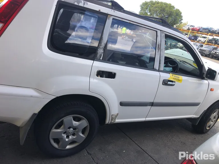 2003 Nissan X-Trail Used VIN JN1TBNT30A0024257 – side profile