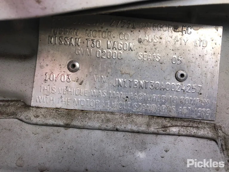 2003 Nissan X-Trail Used VIN JN1TBNT30A0024257 – interior seats