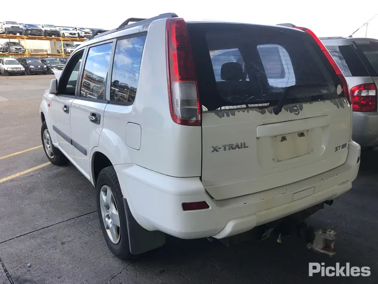 2003 Nissan X-Trail Used VIN JN1TBNT30A0024257 – undercarriage