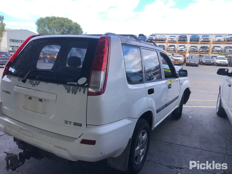2003 Nissan X-Trail Used VIN JN1TBNT30A0024257 – photo 11