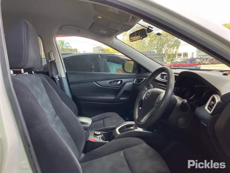 2014 Nissan X-Trail Used VIN JN1TBNT32A0001011 – engine bay