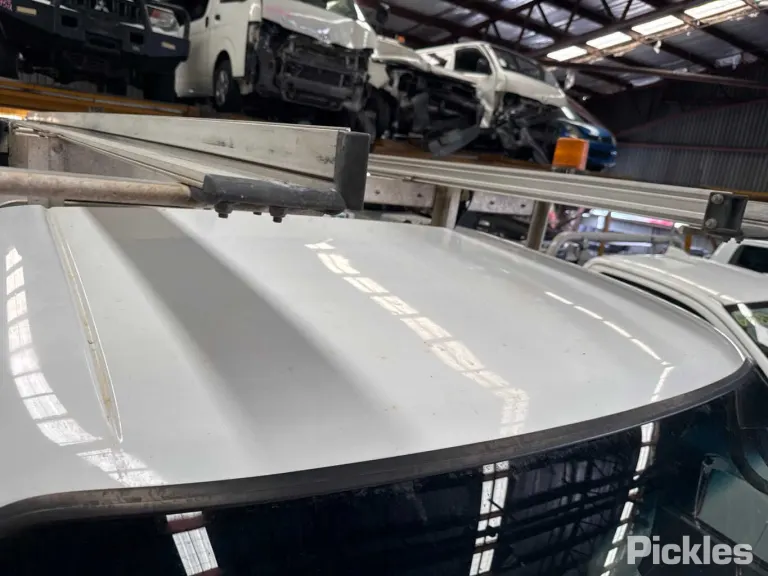 2014 Nissan Patrol Damaged VIN JN1UETY61A0600517 – exterior detail 2014 Nissan Patrol Damaged VIN JN1UETY61A0600517 – exterior detail