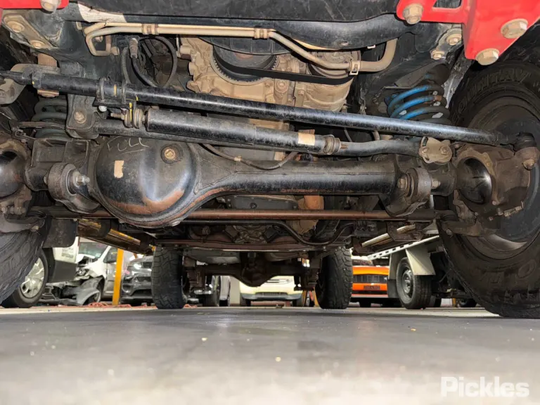 2014 Nissan Patrol Damaged VIN JN1UETY61A0600517 – photo 15 2014 Nissan Patrol Damaged VIN JN1UETY61A0600517 – photo 15