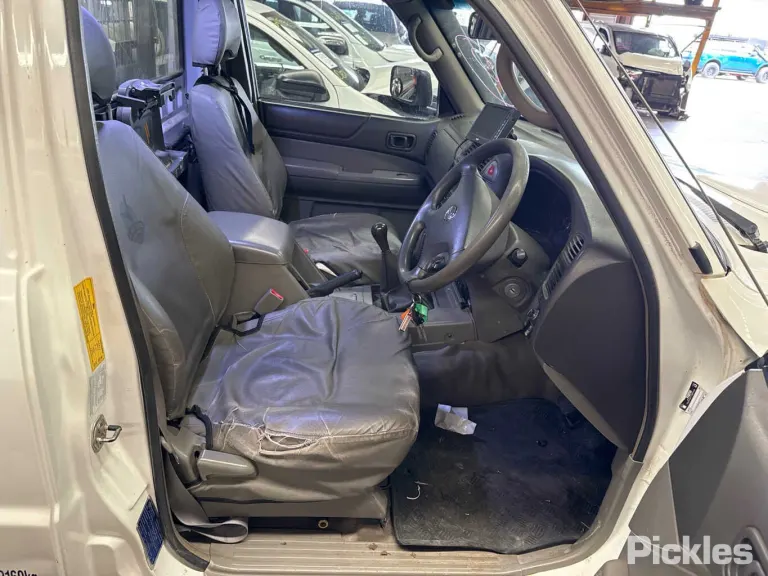 2014 Nissan Patrol Damaged VIN JN1UETY61A0600517 – photo 26 2014 Nissan Patrol Damaged VIN JN1UETY61A0600517 – photo 26