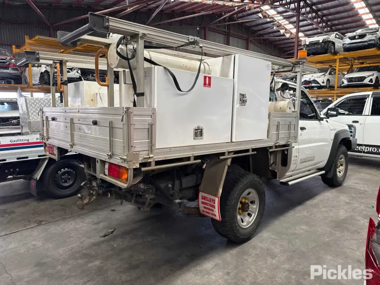 2014 Nissan Patrol Damaged VIN JN1UETY61A0600517 – photo 32 2014 Nissan Patrol Damaged VIN JN1UETY61A0600517 – photo 32